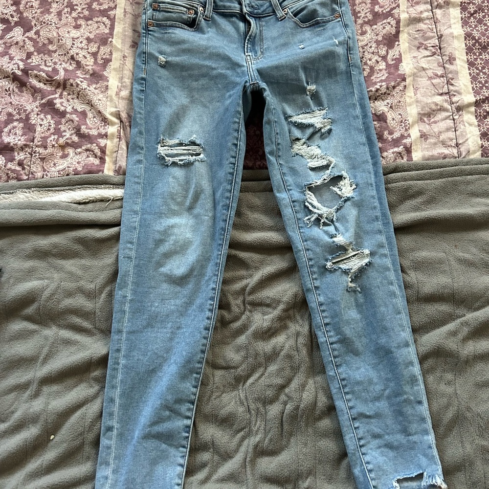 American Eagle Outfitters Light Blue Distressed Skinny Jeans